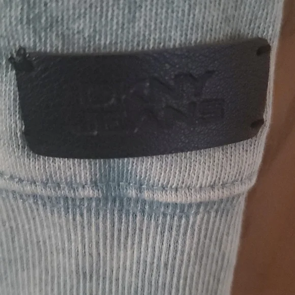 DKNY JEANS SWEATSHIRT SZE LARGE FADED GREEN - Picture 5 of 6